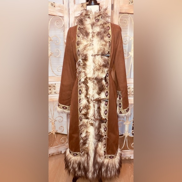 Plenty by Tracy Reece Jackets & Blazers - Vintage Plenty by Tracy Reese Brown Suede Faux Fur Afghan Coat w/ Toggle buttons